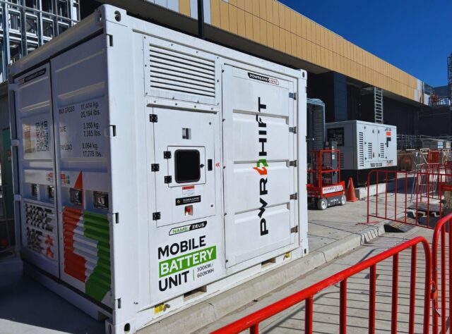 PAIR OUR BATTERIES WITH A GENERATOR FOR A SMARTER, CLEANER, QUIETER SOLUTION