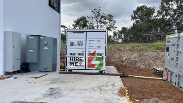 POWERING A COMMERCIAL PRECINCT THROUGH DELAYED GRID CONNECTION